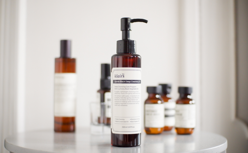 [dear, klairs] gentle black deep cleansing oil 150ml - remove makeup and cleanse your pores with our gentle cleansing oil - image 2