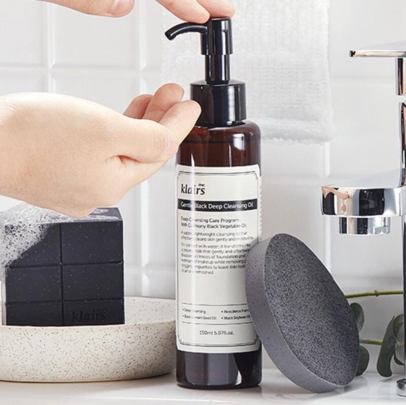 [dear, klairs] gentle black deep cleansing oil 150ml - remove makeup and cleanse your pores with our gentle cleansing oil - image 8