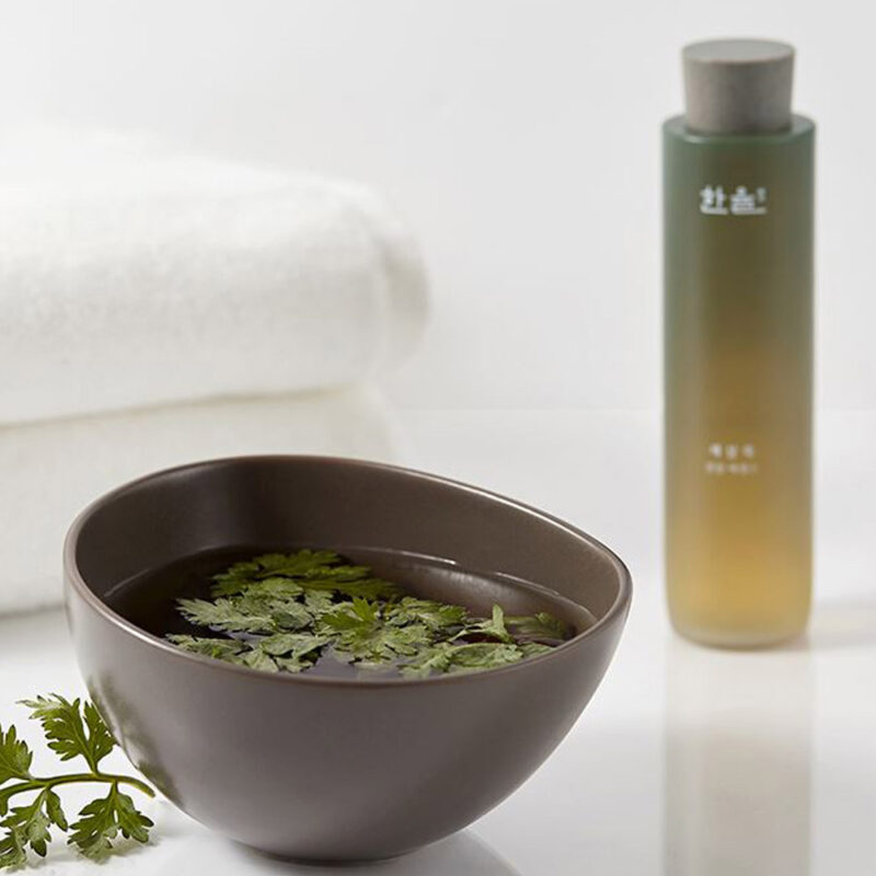 [hanyul] artemisia miracle relief essence 150ml - calm and soothe your irritated skin with our miracle relief essence - image 3