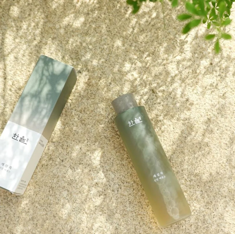 [hanyul] artemisia miracle relief essence 150ml - calm and soothe your irritated skin with our miracle relief essence - image 7