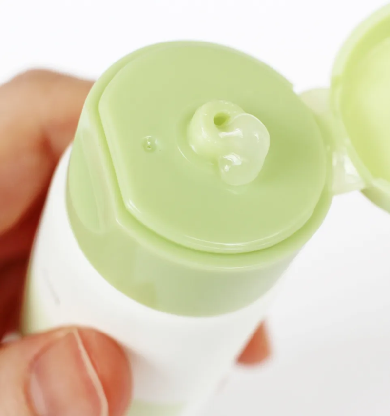 [iunik] centella calming gel cream 60ml - soothe and calm your irritated skin with our gel cream - image 3