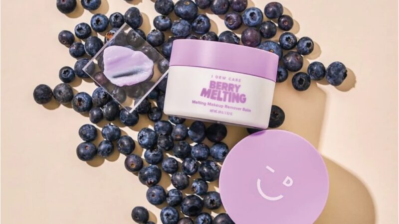 [i dew care] berry melting makeup remover balm 100g - easily remove makeup and impurities with our melting balm - image 5