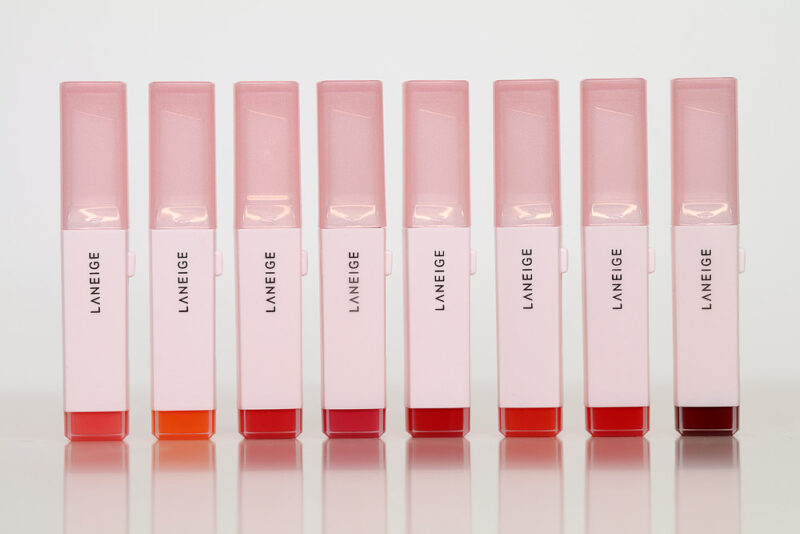 [laneige] two tone lip bar 2g - achieve a gradient lip color with our two tone lip bar - image 3